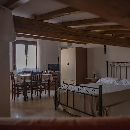 Ξενοδοχείο με διαμερίσματα Cav Costa Degli Etruschi 3*