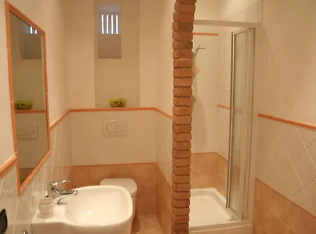 Ξενοδοχείο με διαμερίσματα Cav Costa Degli Etruschi 3*